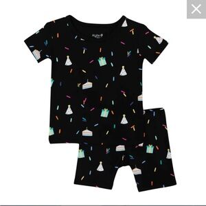 NWT Kyte Baby Short Sleeve Pajama Set in Midnight Party, size 2T